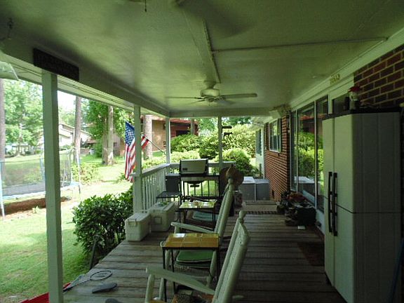 5th image of 367 Lake Shore Dr