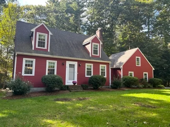 12 Crowe Farm Ln, Norton, MA 02766