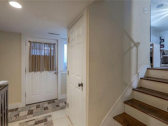 3rd image of 11715 Fuller Ave
