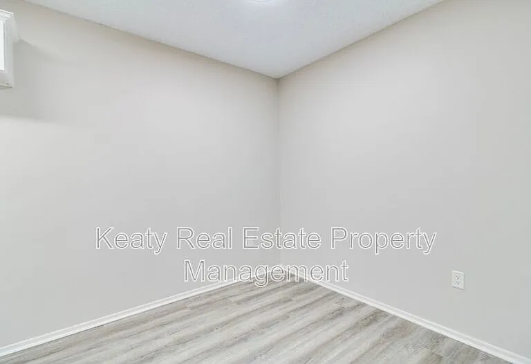 107 Meudon St #D — Photo 23