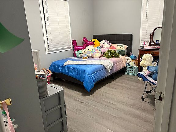 5th image of 522 Paris Ln