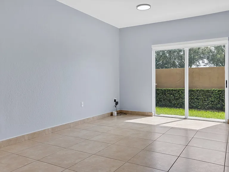 10480 W Okeechobee Rd — Photo 6