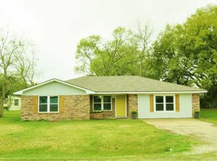 628 Cook Rd, Winnie, TX 77665