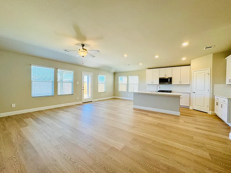 1093 Eagle Run Ln — Photo 12