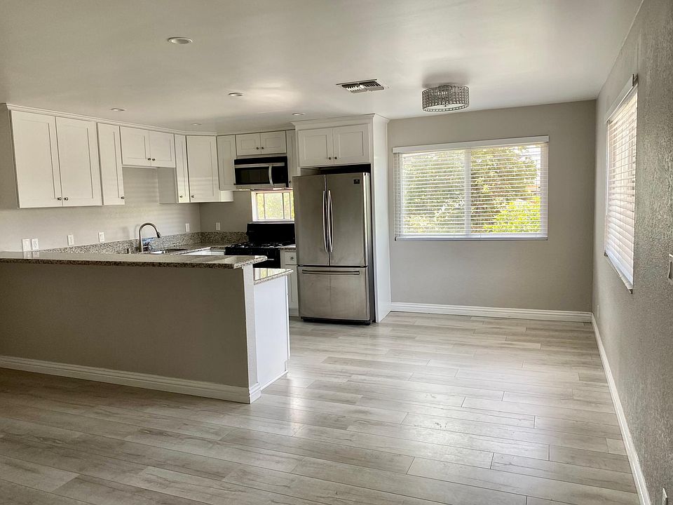 1st image of 11555 Archwood St #B