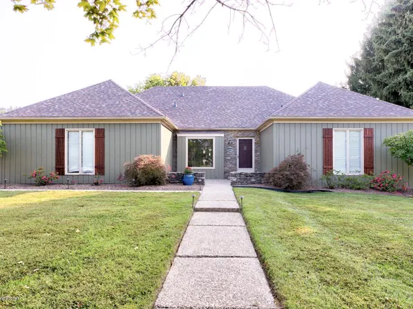 10208 Windrow Ct, Louisville, KY 40223