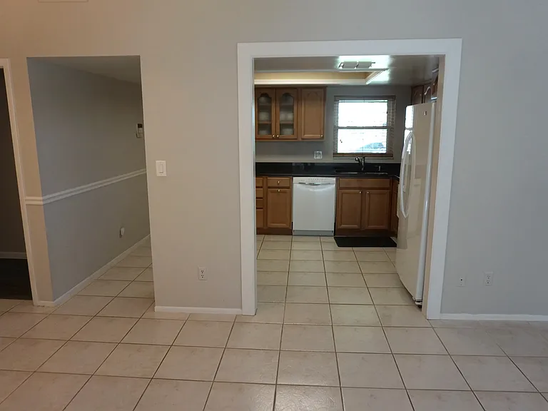 10603 Leafy Way — Photo 7