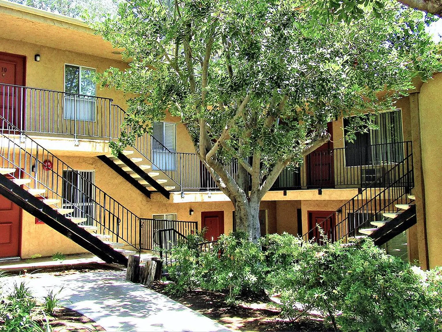 Parkview Poway Apartments — Photo 4