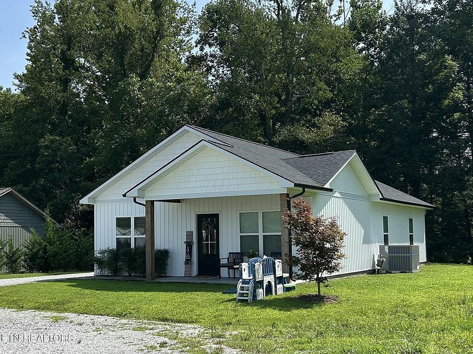 1st image of 254 Hemlock Springs Dr