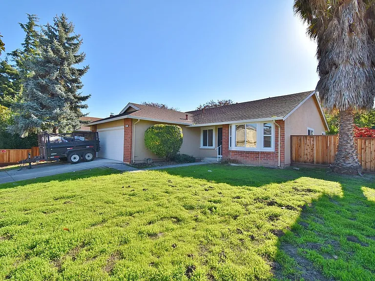 1350 Kruger Ave — Photo 2