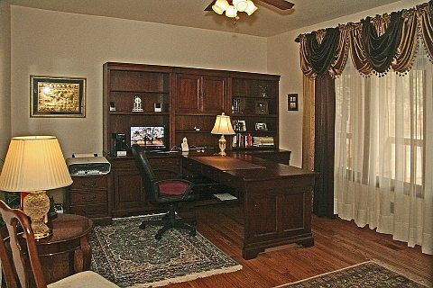 Office/Bedroom next to Entry