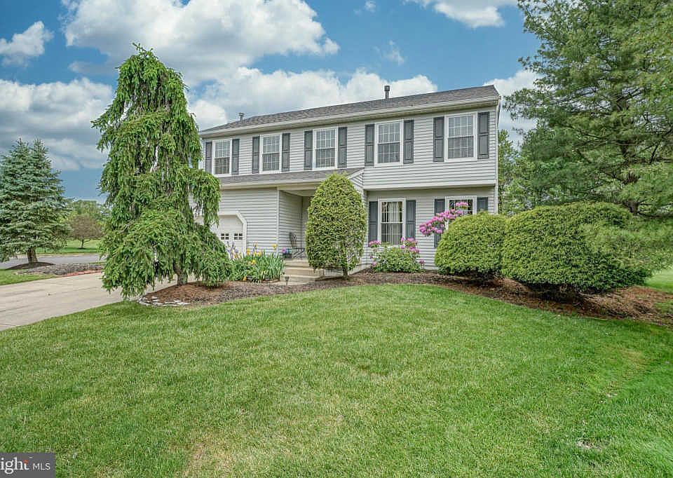 1st image of 100 Burgundy Cir
