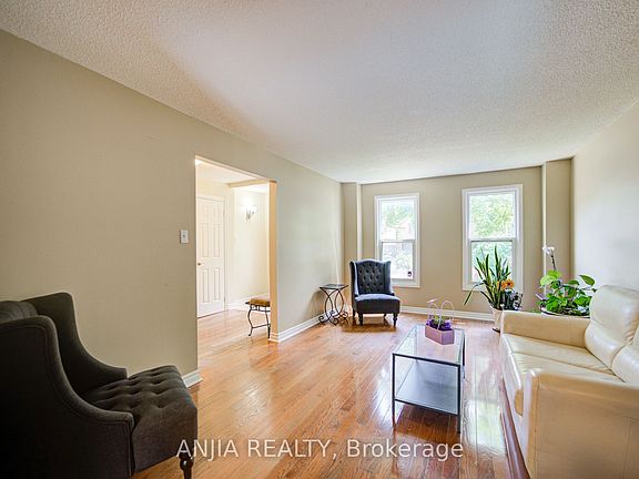 5th image of 54 Meyer Cir