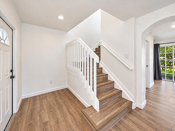 2nd image of 203 NW 12TH Avenue #205