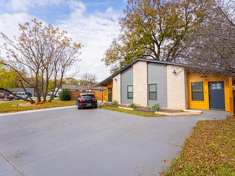 5702 Tracy Lynn Ln #B — Photo 21