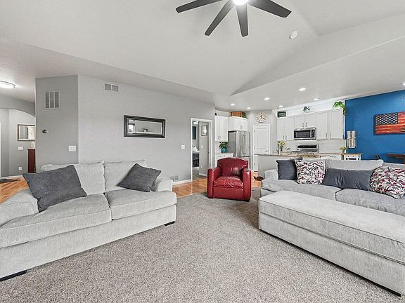 3rd image of 1194 Sunrise Cir