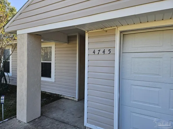 4745 Tradewinds Dr, Pensacola, FL 32514