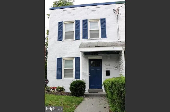 4733 B St SE photo 1