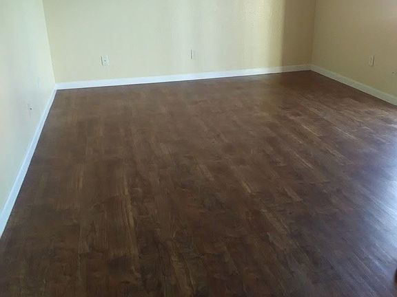 3rd image of 825 S Telshor Blvd APT 40