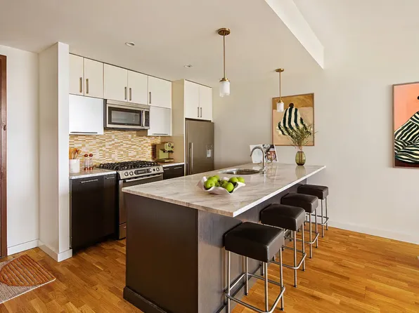 500 4th Avenue image 5 of 12