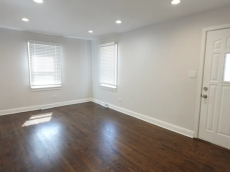 5834 W 89th Pl — Photo 5