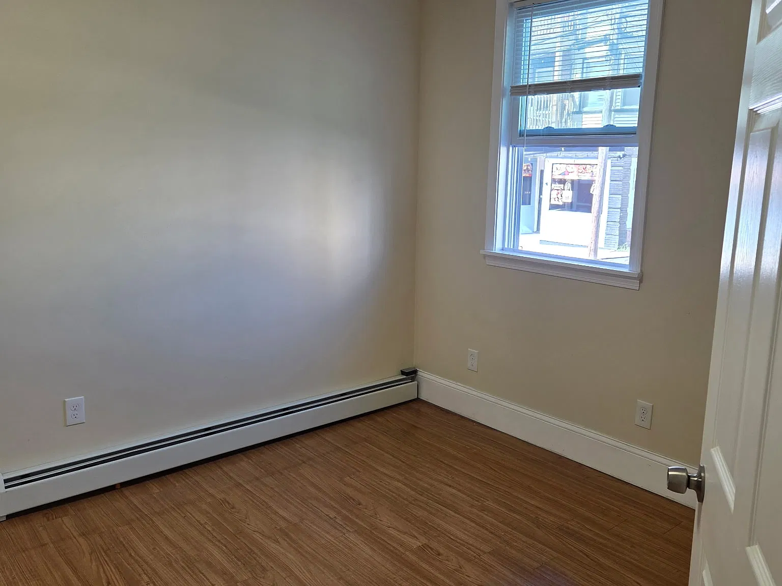 3 bed, $2,300 — Photo 2