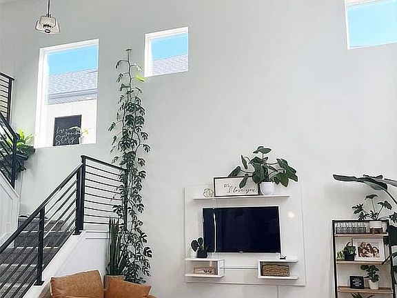 Two story great room 