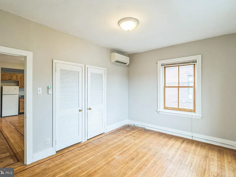 2116 Walnut St #3R — Photo 8