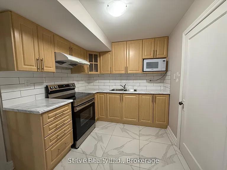 417 Henry St #LOWER — Photo 5
