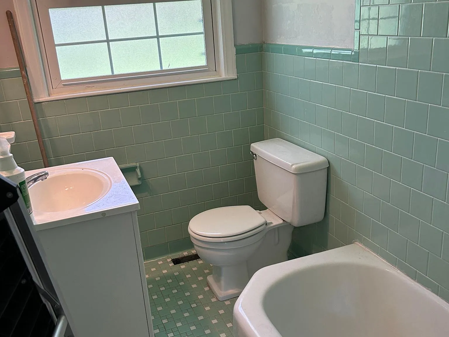 3 bed, 1.5 bath, 1600 sqft, $2,250 — Photo 3
