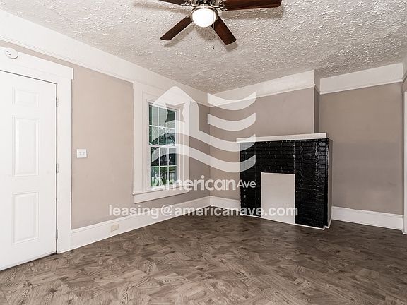 276166_002_living_room_3.jpg