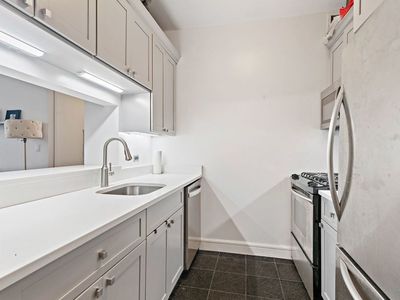 120 Riverside Blvd APT 7G, New York, NY, 10069