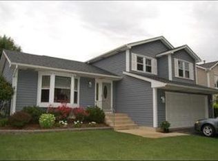 1858 Hawk Ln, Elk Grove Village, IL 60007