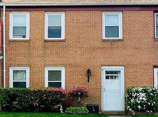 8416 Red Ash Ct, Springfield, VA 22153