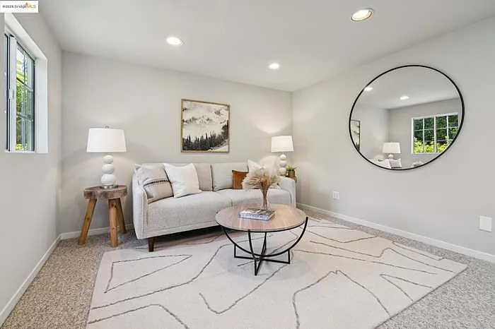 5373 James Ave — Photo 7