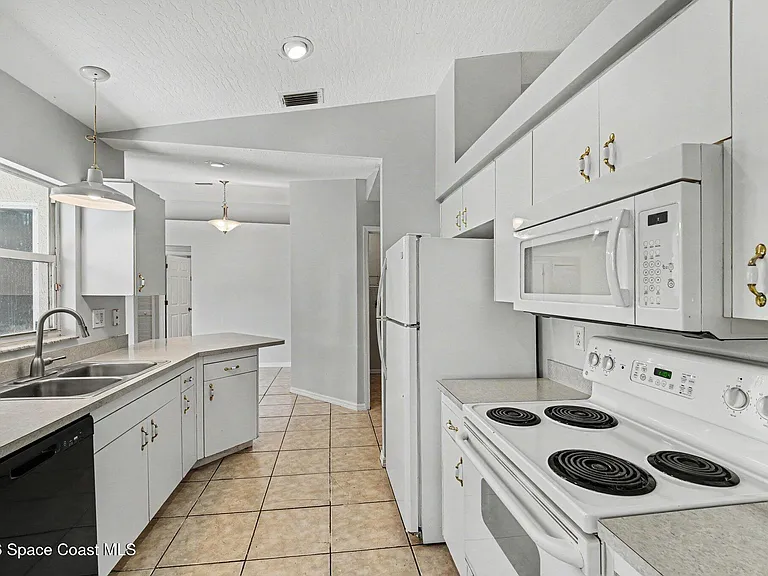 1699 Givens Ct NW — Photo 7