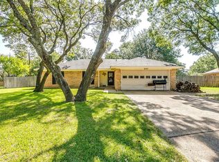 1111 Hemphill Ct, Cleburne, TX 76033