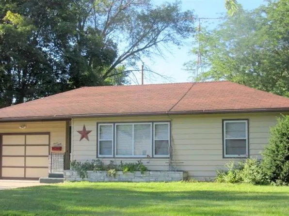 760 W 5th St, Garner, IA 50438