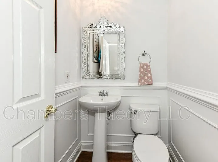 1572 21st Ct N — Photo 8