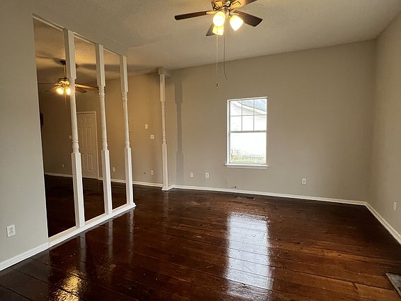 2nd image of 122 Tuxedo Dr