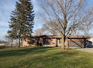 2904 Valleyview Dr, Fairborn, OH 45324