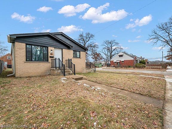 4th image of 8104 Cloverdale Ave