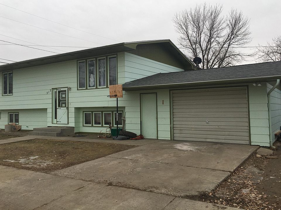 313 9th St, Chinook, MT 59523 Zillow