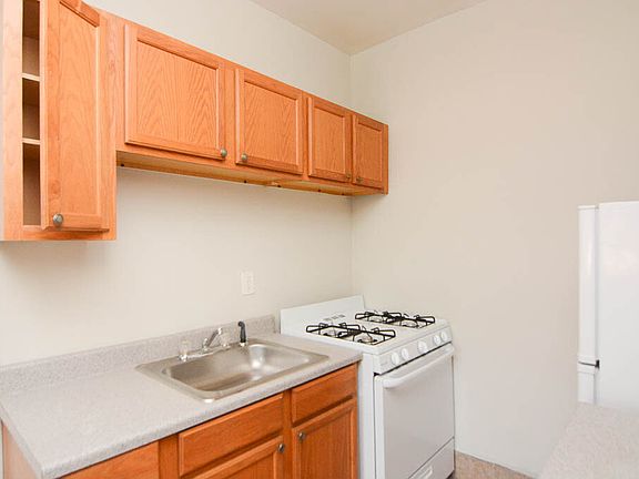 3rd image of 4851 N Damen Ave #D103