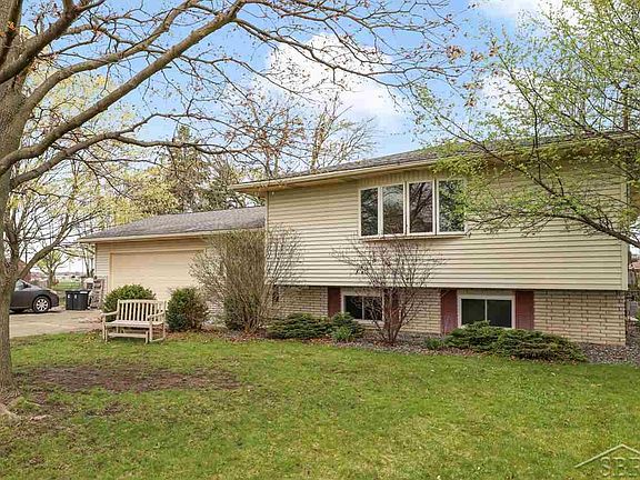2nd image of 5820 Metzger Ct