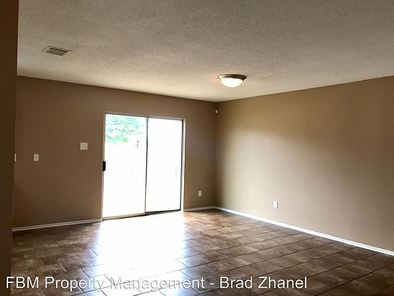 5th image of 2111 Natchez Dr