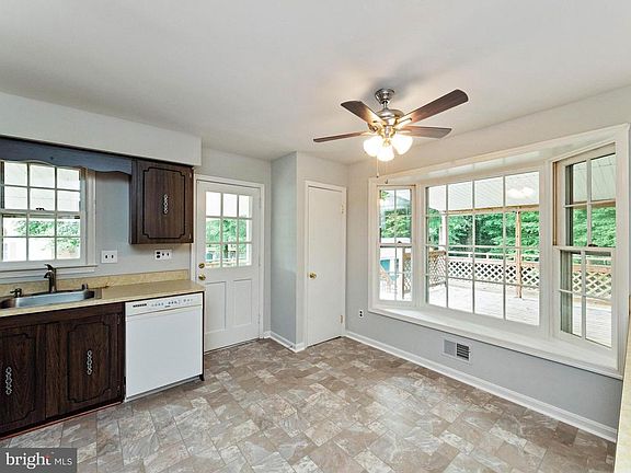 5th image of 1117 E Patuxent Dr