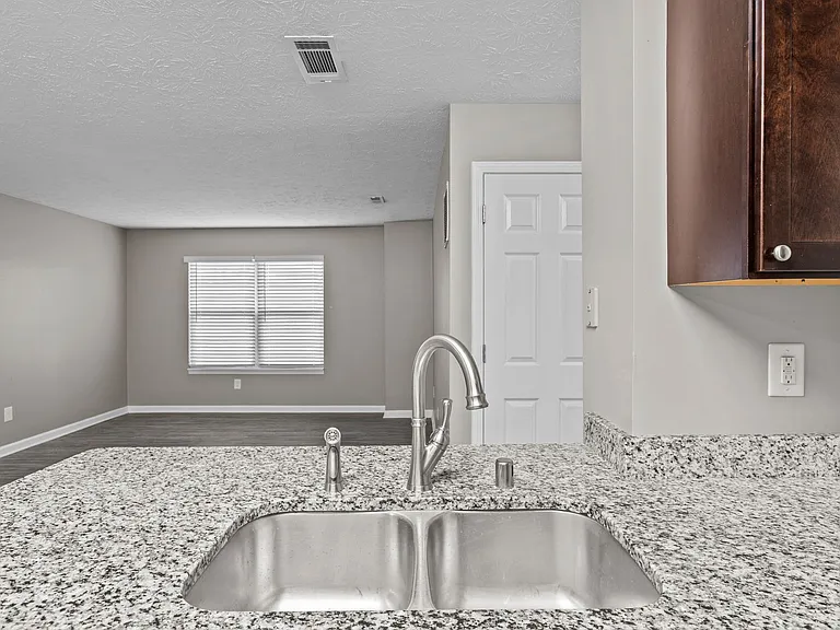 345 Bypass Plaza Dr — Photo 2
