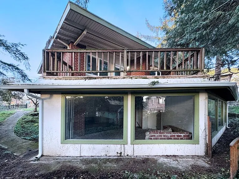 1180 E 37th Ave — Photo 4