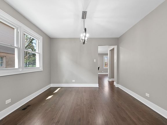 4th image of 2730 N Harvard Ave